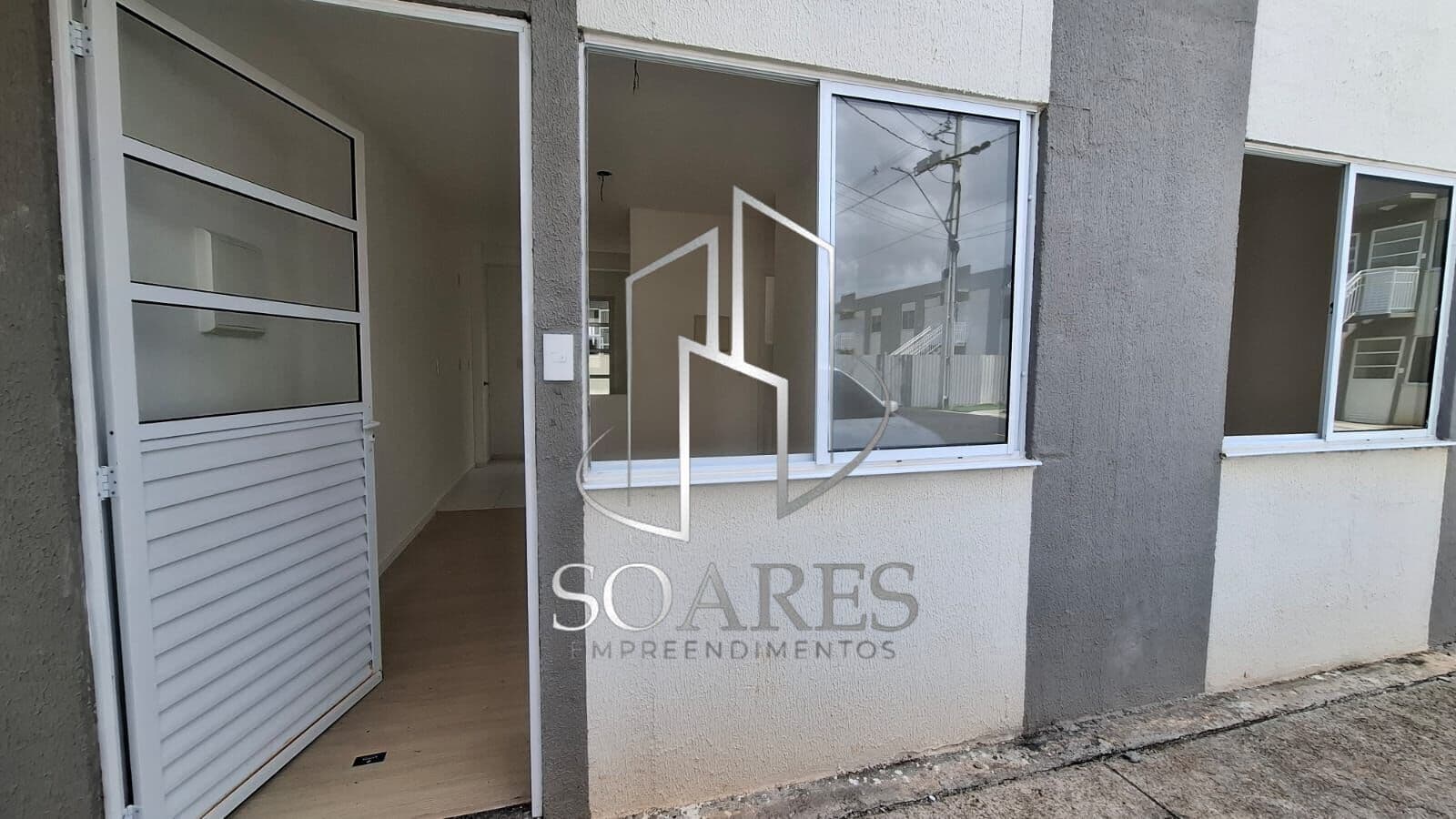 REPASSE APARTAMENTO TERREO - COM QUINTAL - TOWNHOUSE - R$ 130 MIL