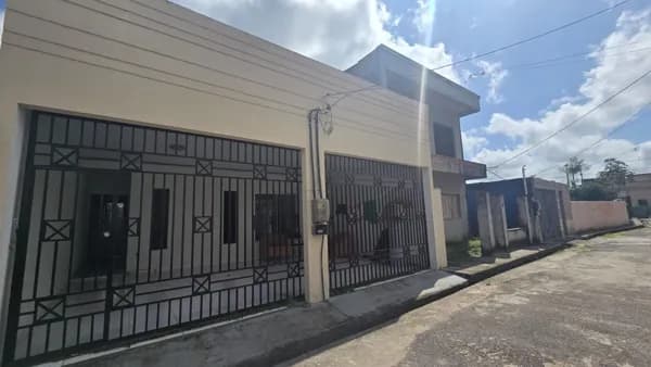 Oportunidade no Condomínio Campo Verde – Casa com Quintal e Jardim de Inverno