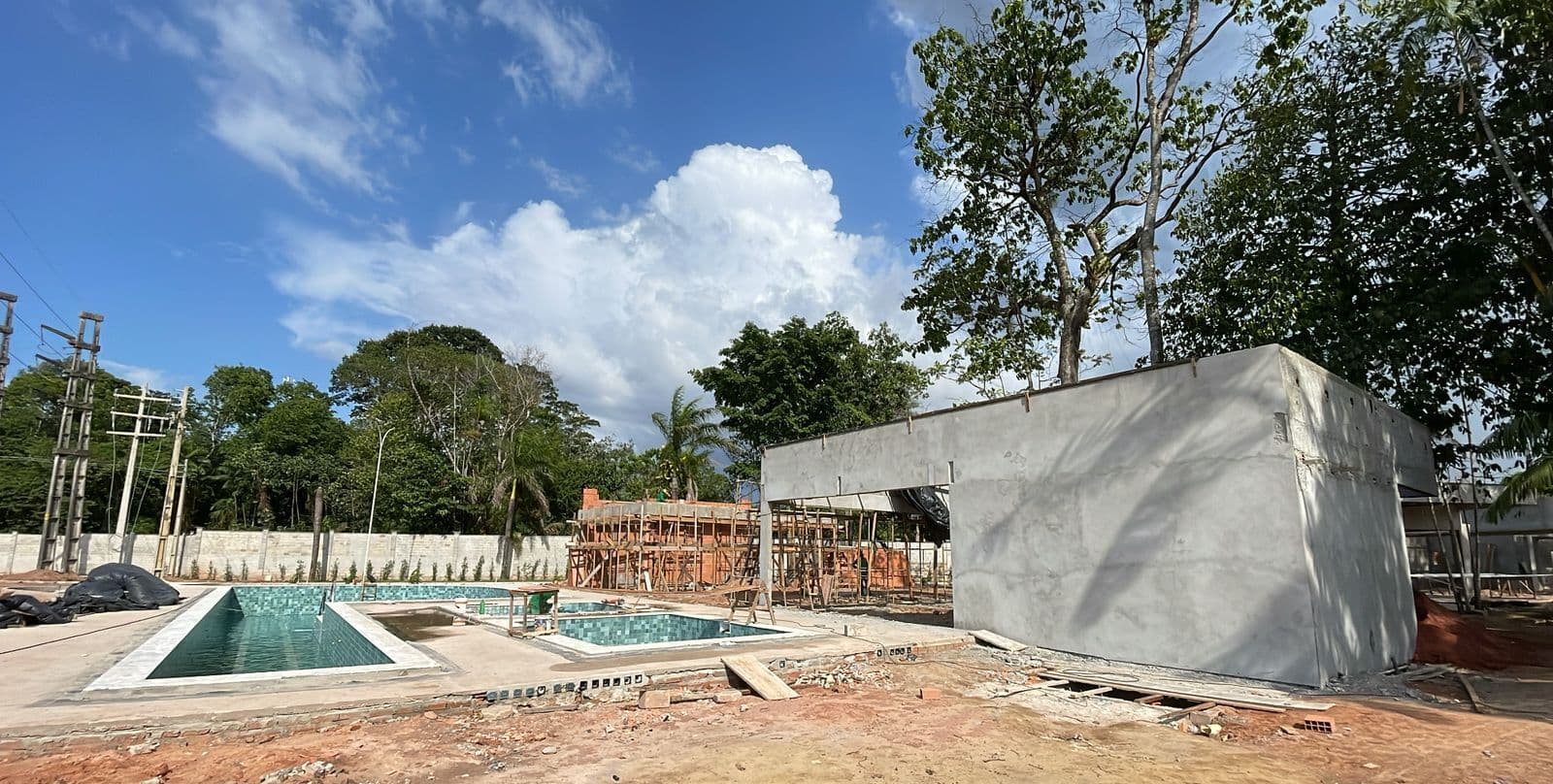 BOSQUE DAS ORQUIDEAS (LOTEAMENTO) - PRONTO PRA CONSTRUIR OU INVESTIR