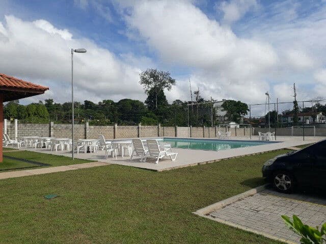 LARGO VERONA – Piscinas, Campo de Areia e Muito Espaço para Família