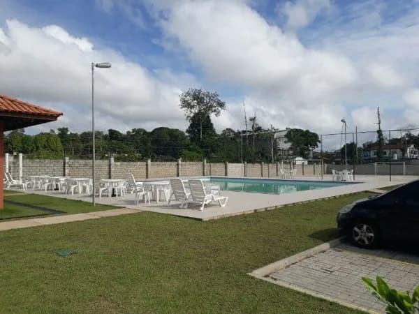 LARGO VERONA – Piscinas, Campo de Areia e Muito Espaço para Família