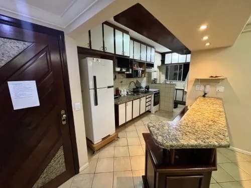 Apartamento à Venda em Batista Campos com Suíte Master e Andar Alto – Edifício Rio Madeira