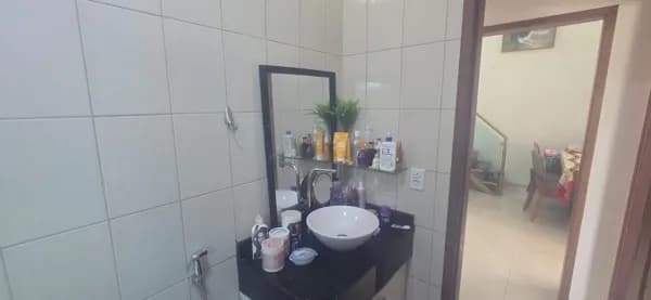 Casa no Jardim Espanha – 3 Quartos, Suíte e 2 Vagas em Condomínio Fechado