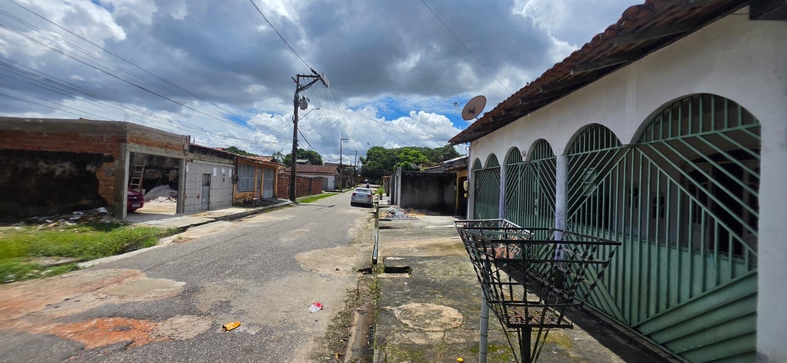 Casa de 2 Andares com 4 Quartos à Venda na Cabanagem – Quintal e Garagem Coberta