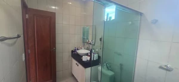 More no Jardim Espanha: Casa Confortável com 3 Quartos em Condomínio Seguro
