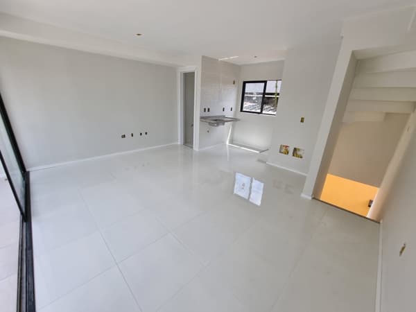 VILA VARANDA Casa próxima ao Shopping Metrópole com entrega imediata