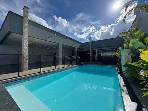 Casa a venda bairro Guanabara em Patos de Minas
