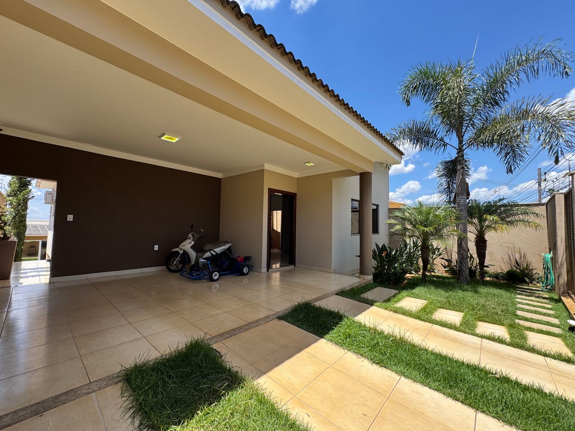 Casa em Patos de Minas - Caiçaras