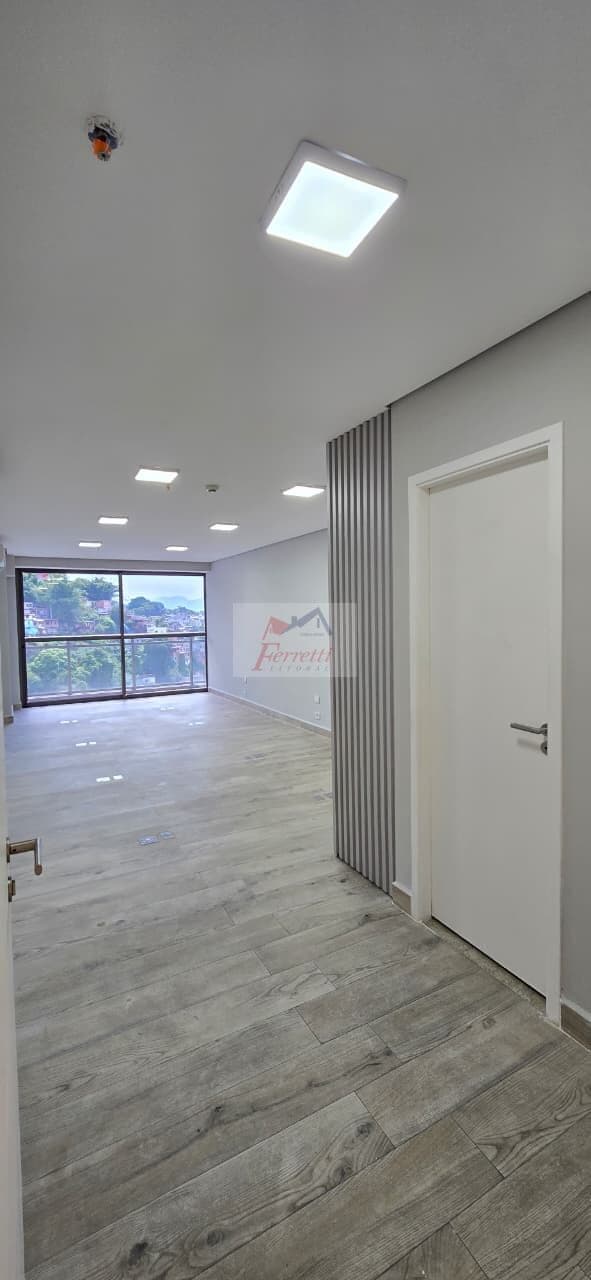 Sala comercial com 42 m² pronta para trabalhar Em edifício em Valongo, Santos/SP