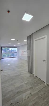 Sala comercial com 42 m² pronta para trabalhar Em edifício em Valongo, Santos/SP