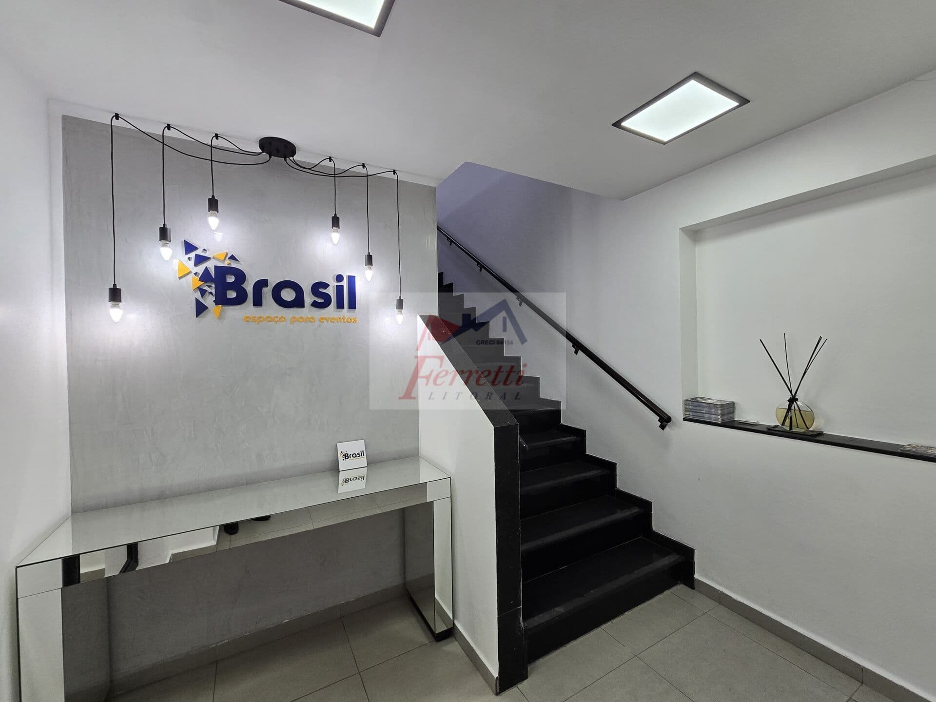 Prédio Comercial com 1000m² para venda ao lado do SENAC , Santos/SP