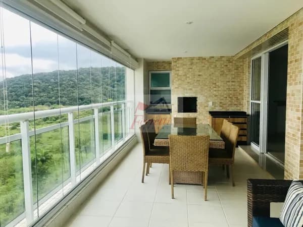 Apartamento com 3 suítes com vista mar à venda porteira fechada