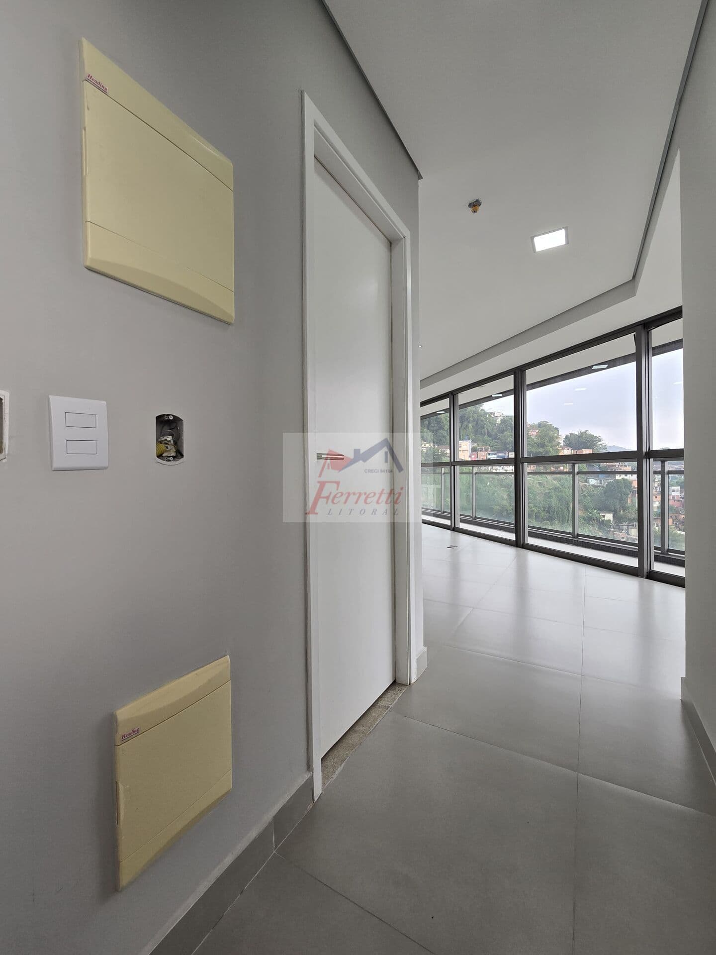 Sala comercial com 71,79m² Em edifício em Valongo, Santos/SP