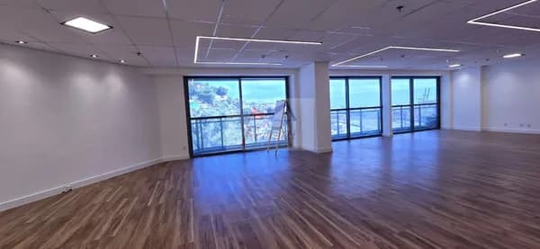 Sala Comercial com 140 m² para venda ao lado da avenida Perimetral do Porto em Valongo, Santos/SP