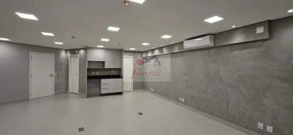 Sala comercial com 65,33m² pronta para trabalhar ao lado do Porto de Santos Em edifício em Valongo, Santos/SP