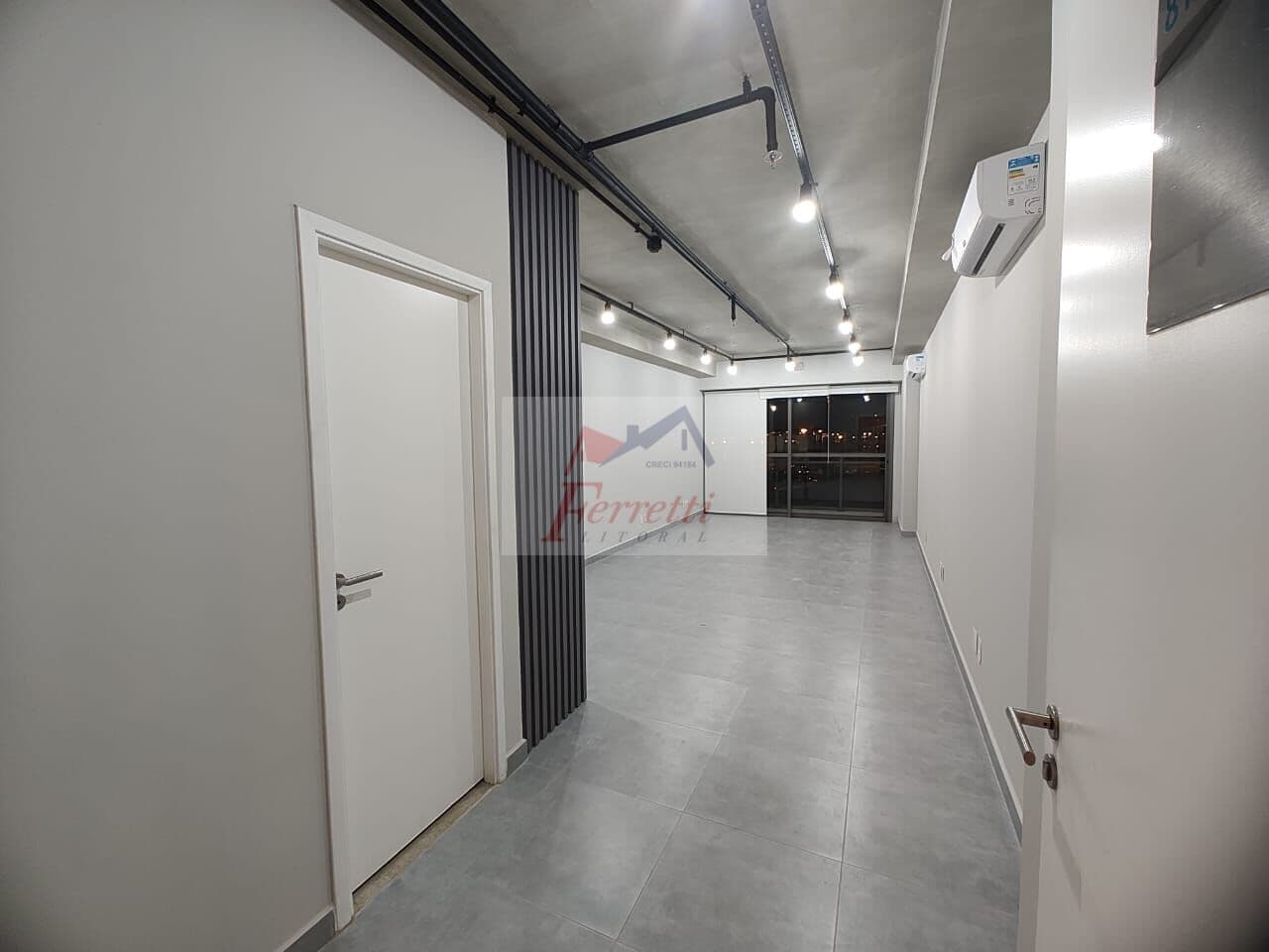 Sala comercial com 42,14 m² pronta para trabalhar
