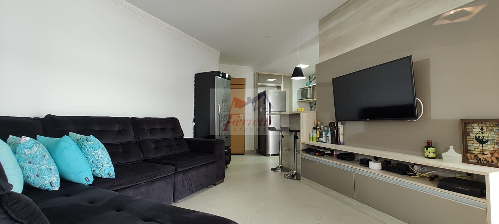 Apartamento com 2 dormitórios mobiliado e climatizado com vista mar