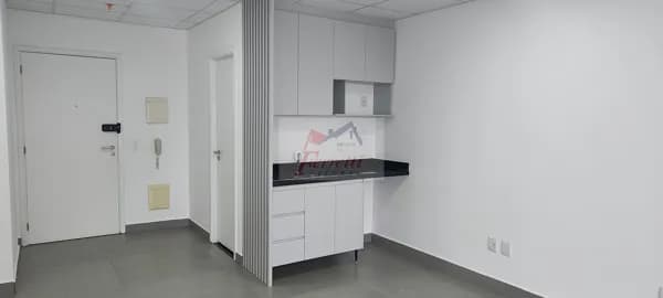 Sala comercial com 42m² pronta para trabalhar Em edifício em Valongo, Santos/SP