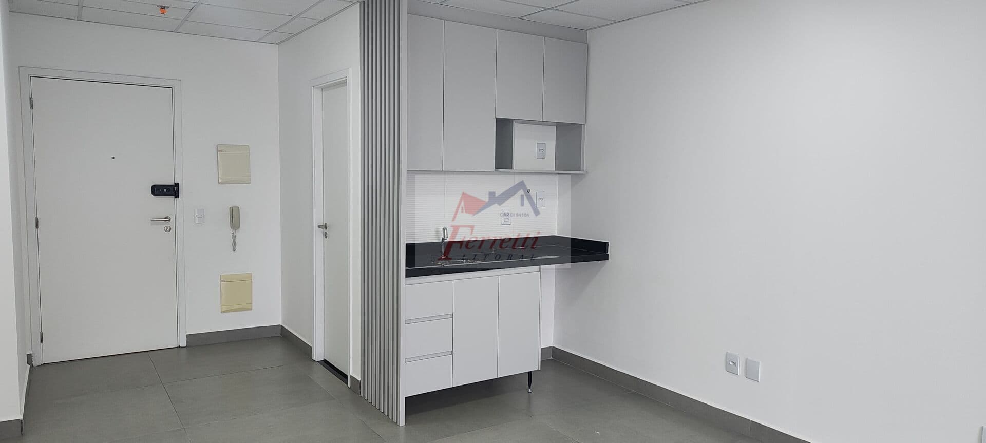 Sala comercial com 42m² pronta para trabalhar Em edifício em Valongo, Santos/SP