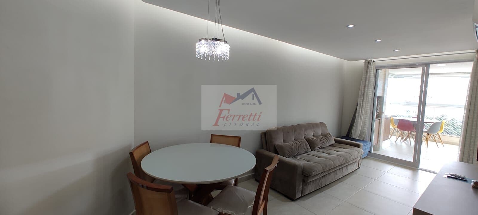 Apartamento com 2 dormitórios mobiliado e climatizado com vista mar