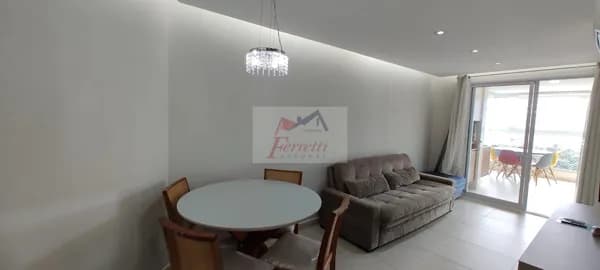 Apartamento com 2 dormitórios mobiliado e climatizado com vista mar