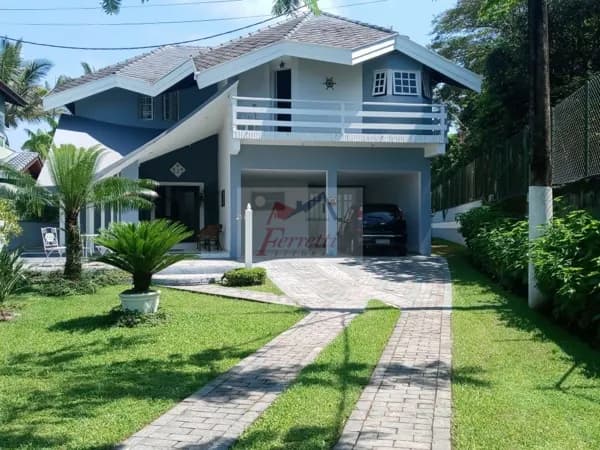 Casa em Condomínio