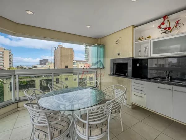 Apartamento com 4 suítes à venda na região da Brunela em Enseada, Guarujá/SP