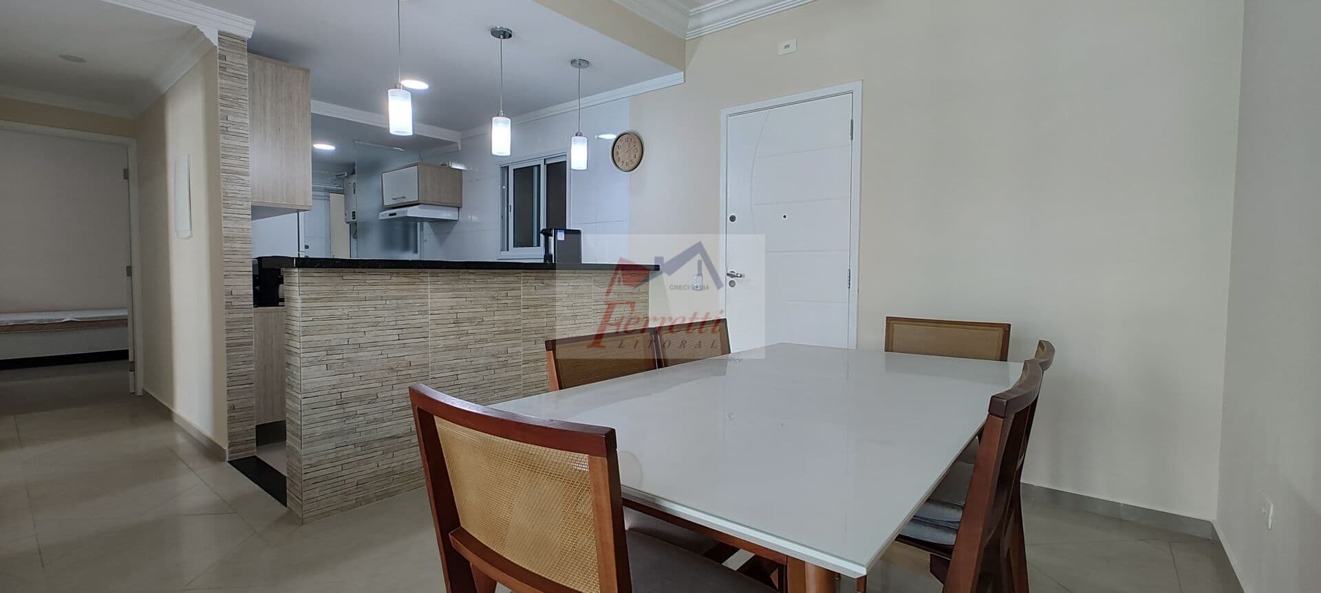 Apartamento com 2 suítes a poucos metros da praia da enseada , Guarujá/SP