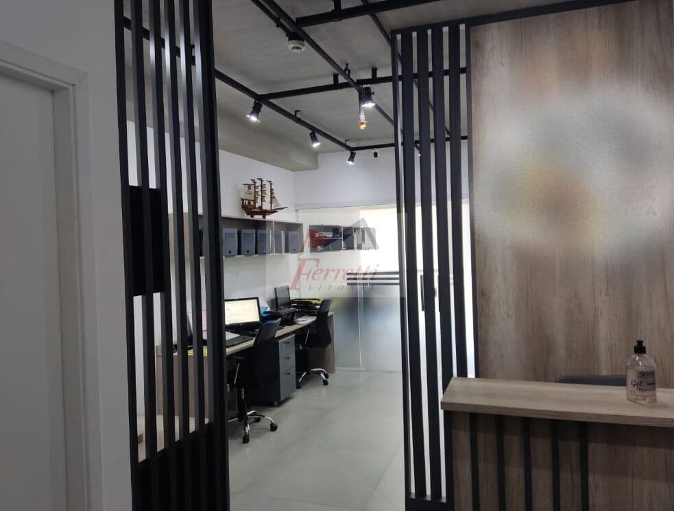 Sala comercial pronta para uso à venda