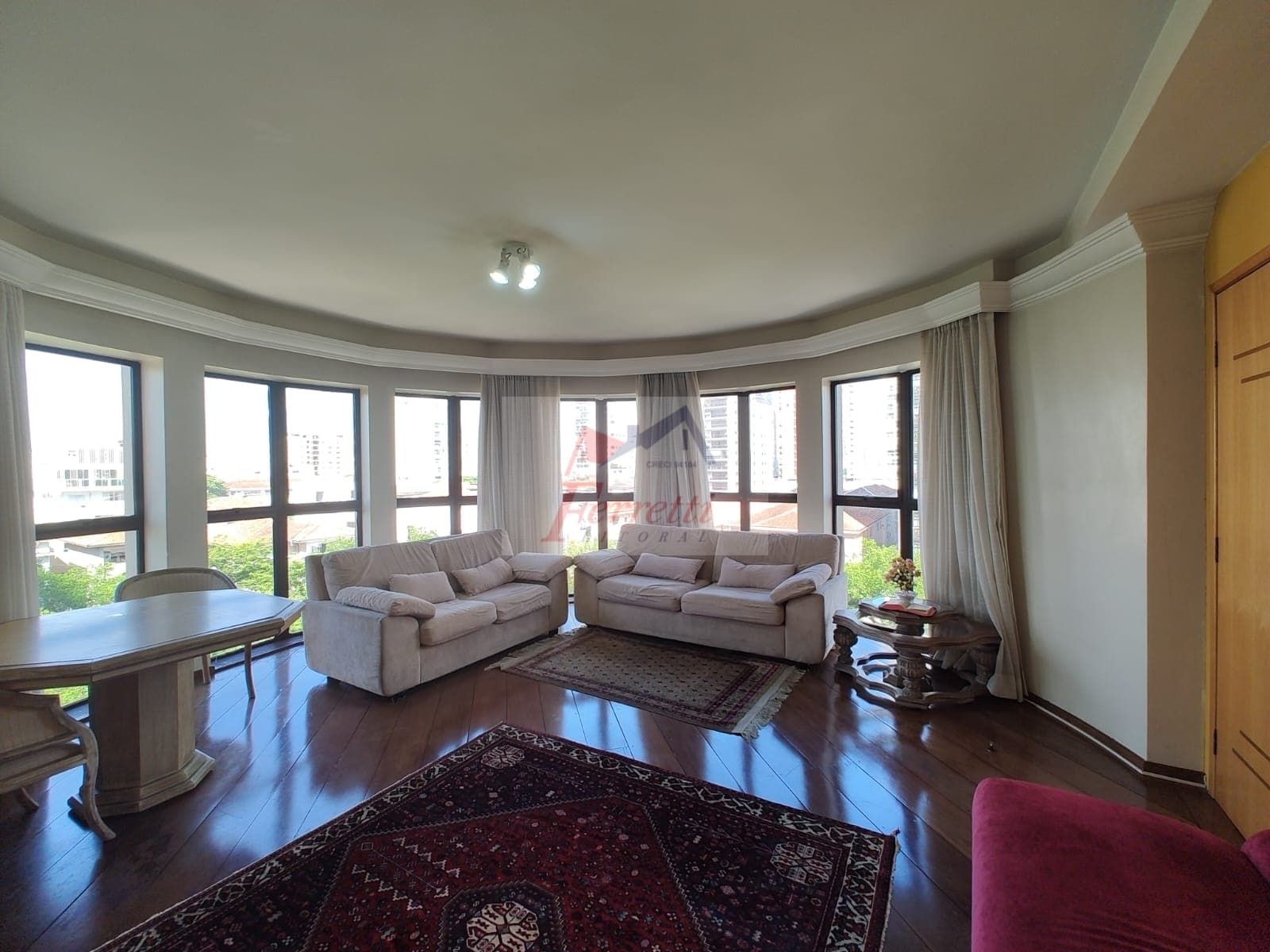 Apartamento com 3 suítes no bairro Boqueirão em Santos-SP