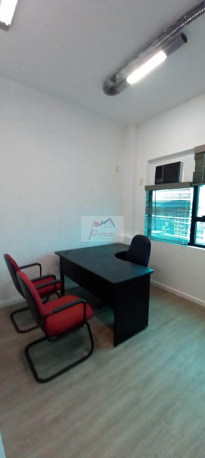 Sala comercial mobiliada no Centro de Santos