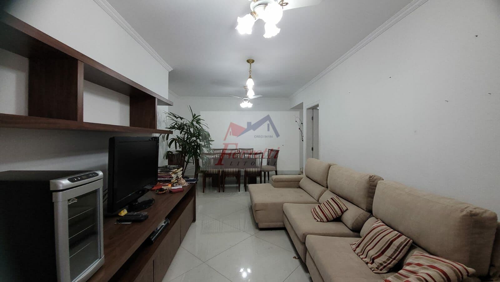Apartamento com 2 dormitórios na quadra da praia à venda no bairro José Menino - Santos/SP