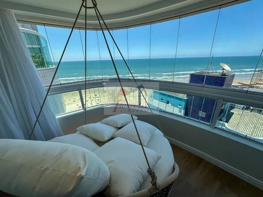Cobertura Duplex com 3 dormitórios sendo 2 suítes climaizada com vista mar em Praia Grande/SP