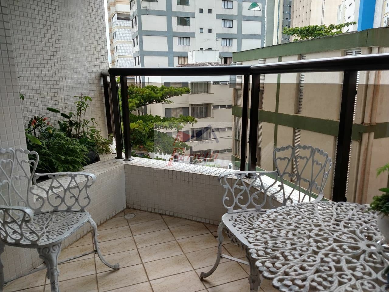 Apartamento Padrão, Vila Alzira a uma quadra da praia das Astúrias