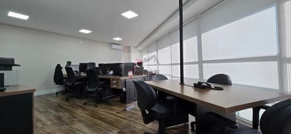 Sala comercial com 71 mobiliada e climatizada no Porto de Santos