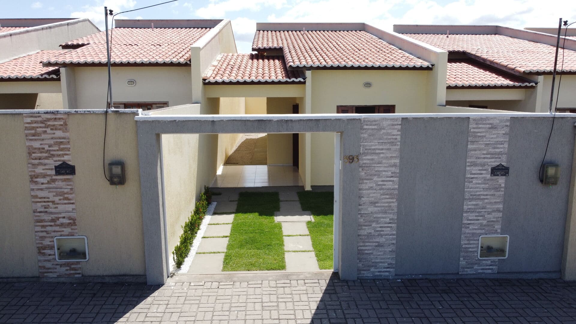 Casa Térrea para Venda em Centro Horizonte-CE