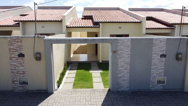 Casa Térrea para Venda em Centro Horizonte-CE