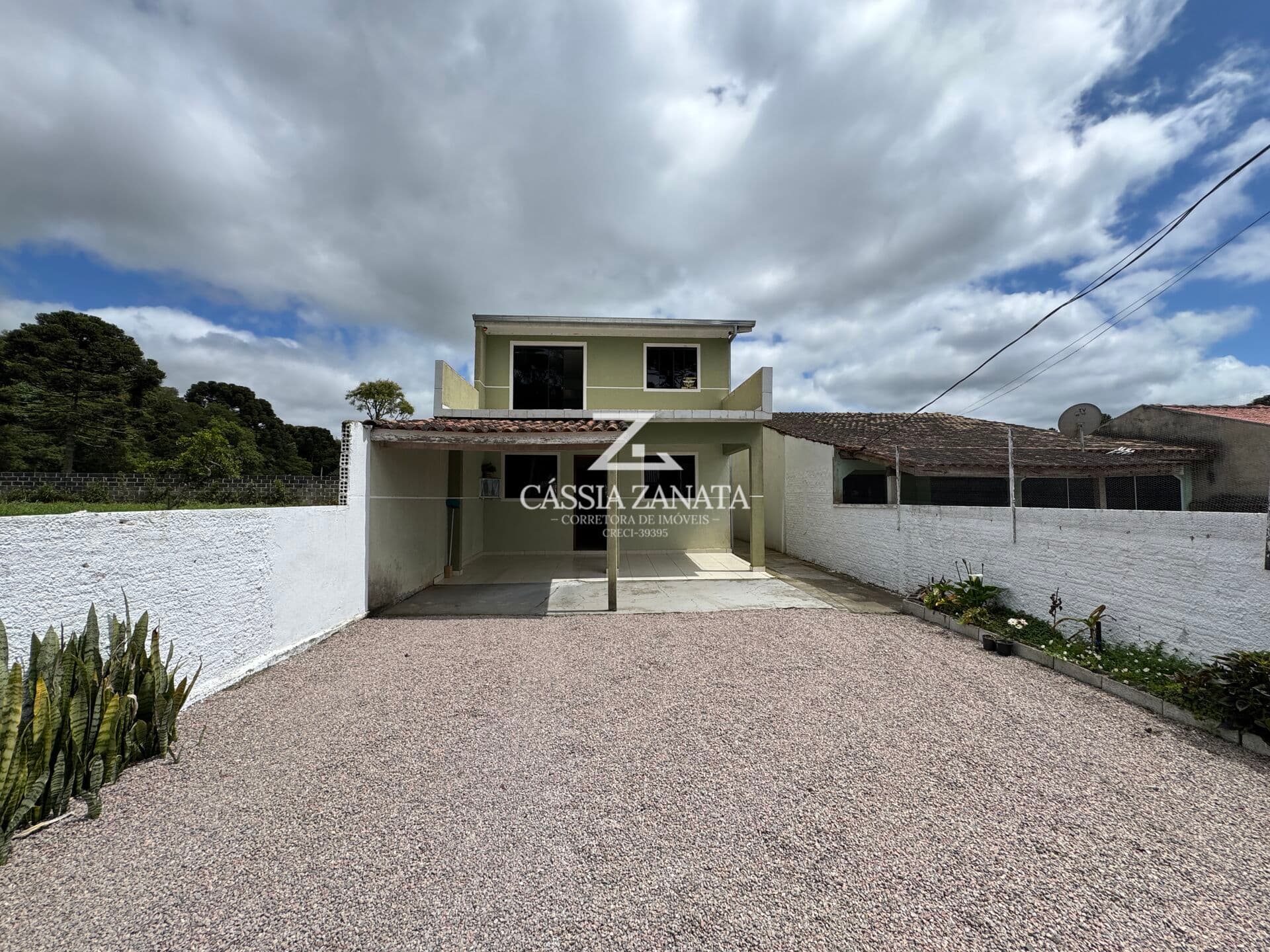 Sobrado individual em Contenda - São José dos Pinhais