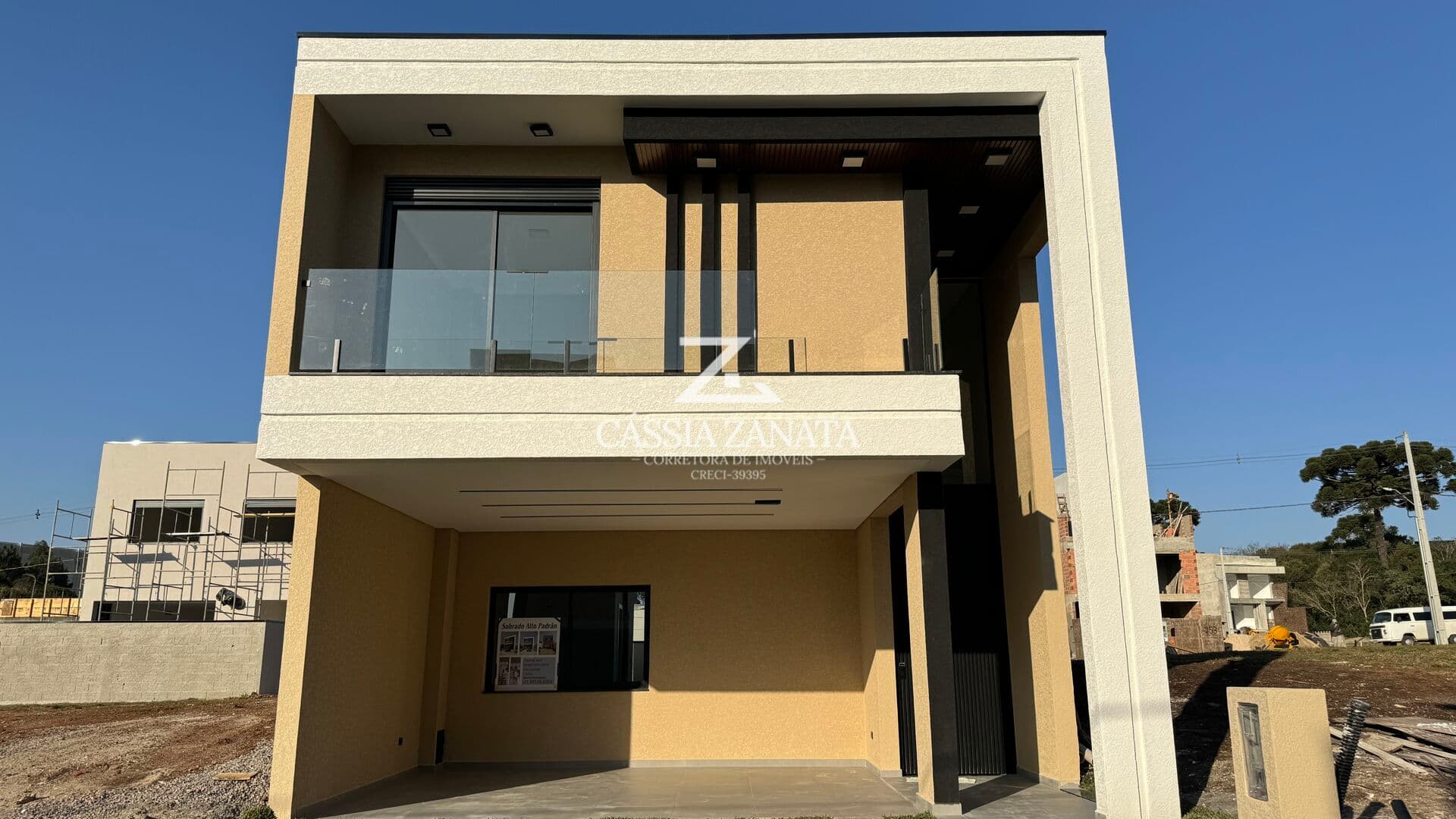 Sobrado em São José dos Pinhais - Costeira