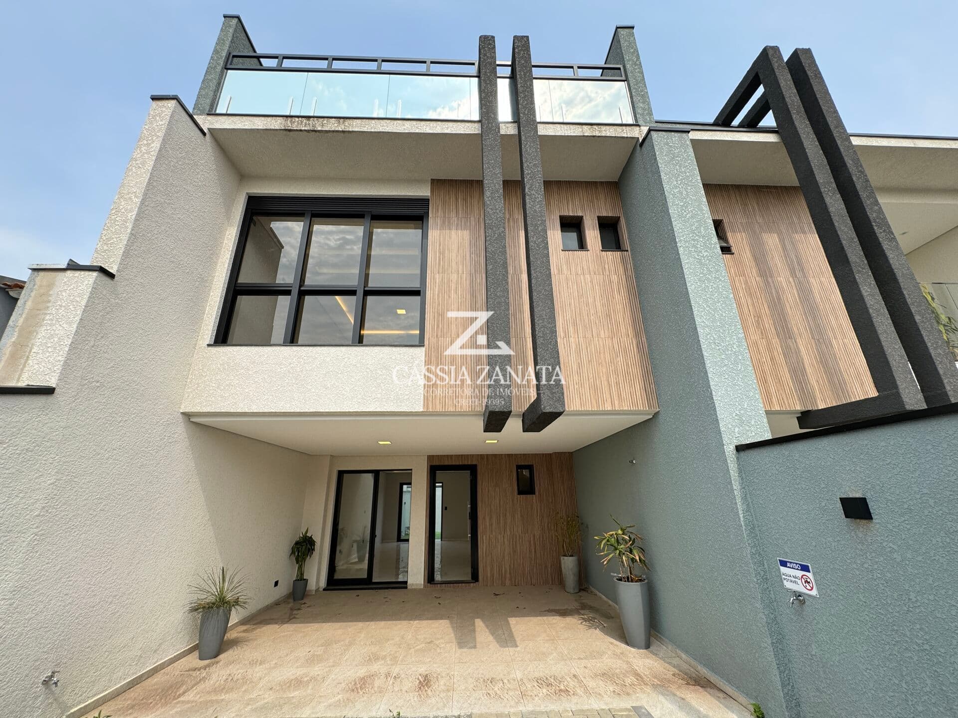 Sobrado Triplex em São José dos PInhais