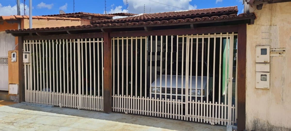 Casa Alvenaria para Venda e Aluguel em Formosinha Formosa-GO