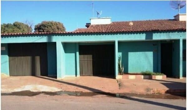 Casa Alvenaria para Venda e Aluguel em Formosinha Formosa-GO