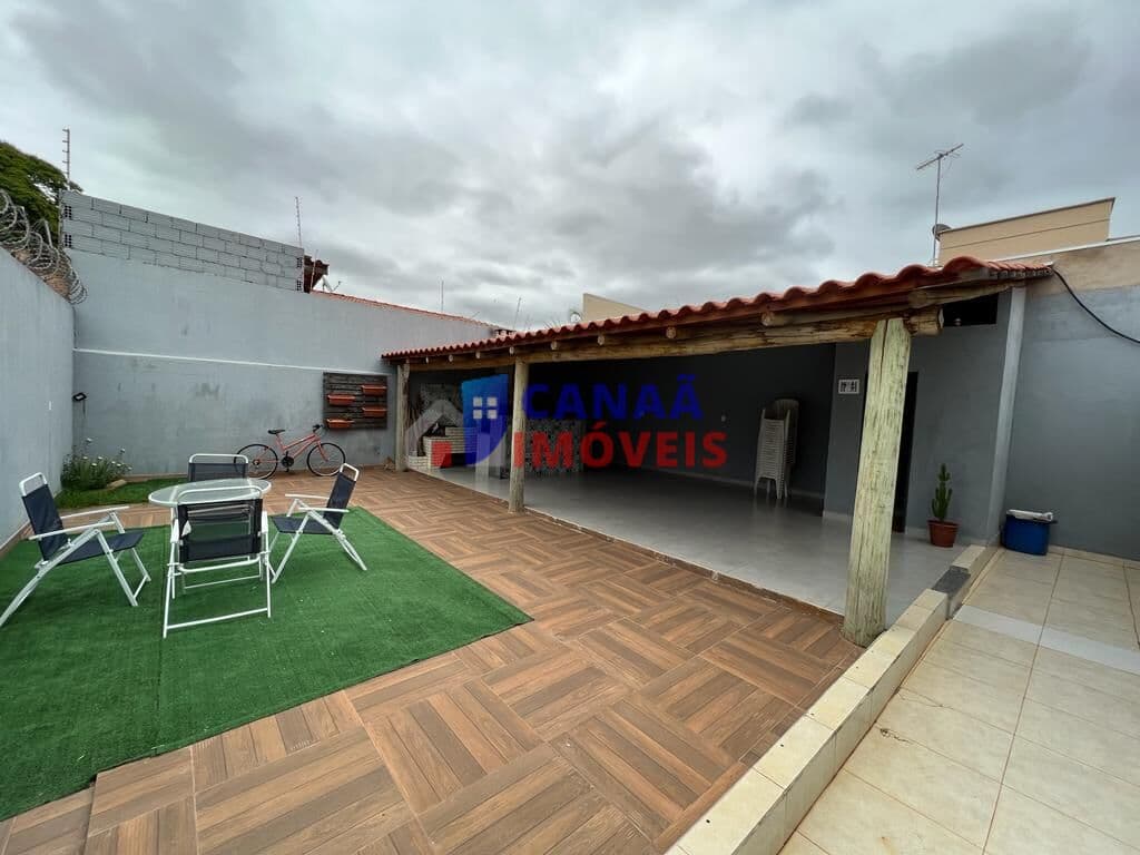 Casa 2/4, 1 suíte, lote individual no Jardim Europa