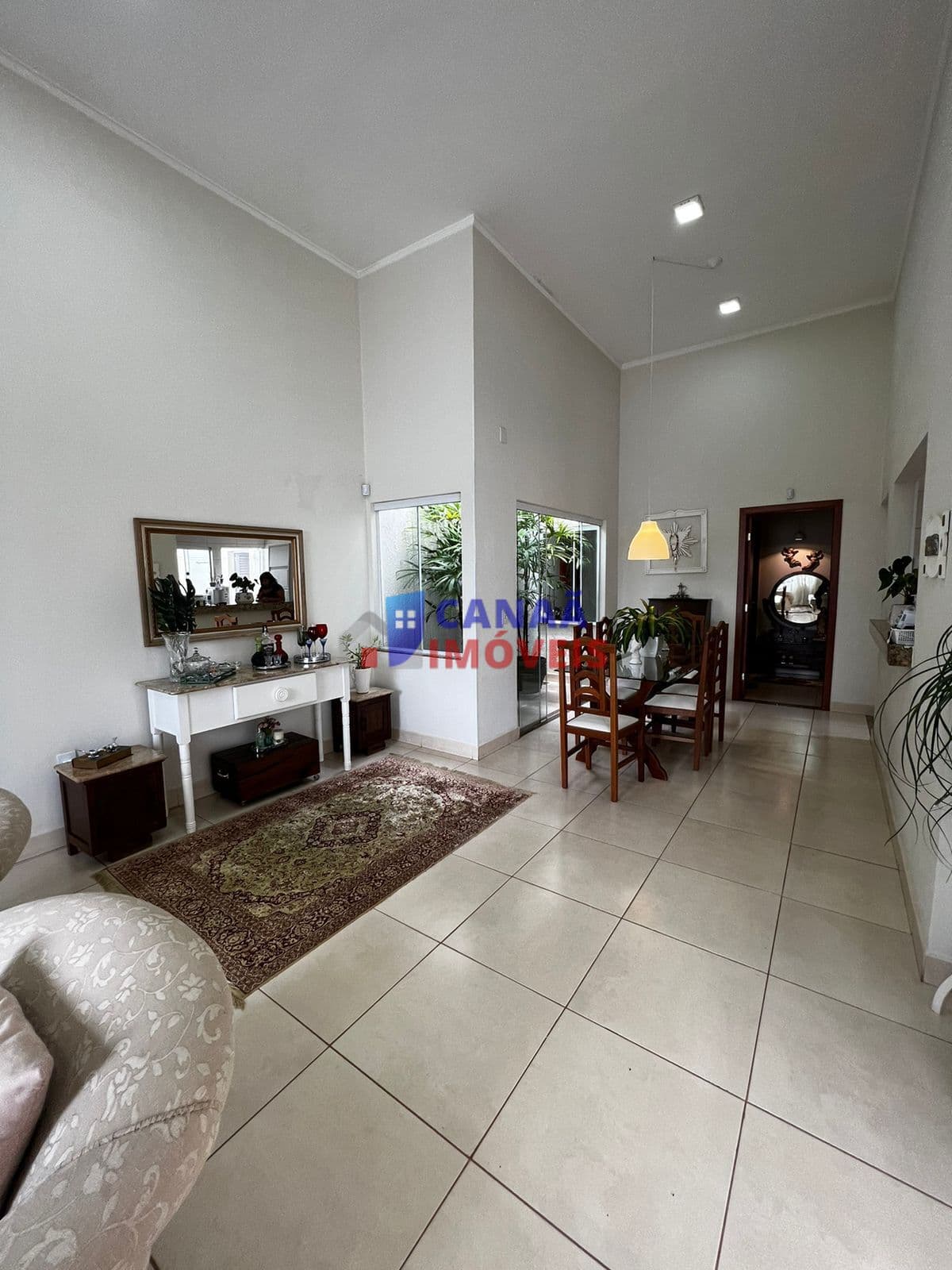 Casa 3 quartos 1 suíte c/ closet muito ampla c/ 198m² bairro osvaldo rezende (região bairro martins)