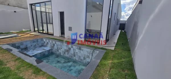 Casa nova, 3 suites, Piscina aquecida