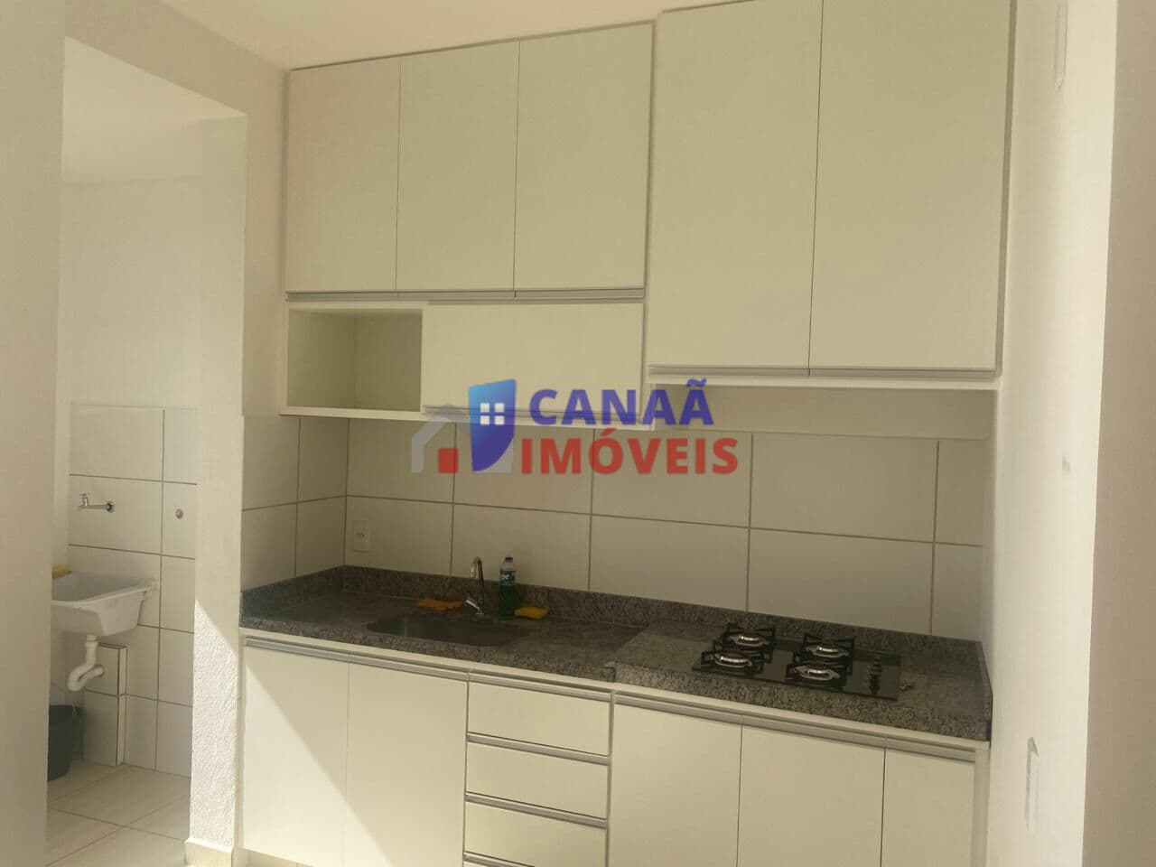 Apartamento 2 quartos c/ armarios e elevador