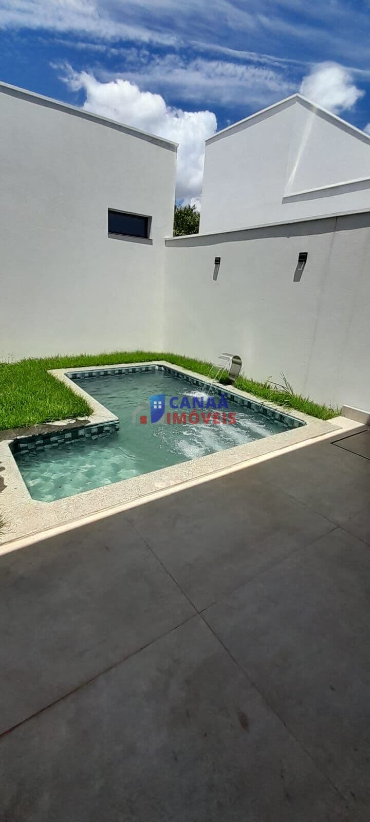 Casa 3 suites c/ piscina Condomínio Raros Alto Umuarama em Uberlândia