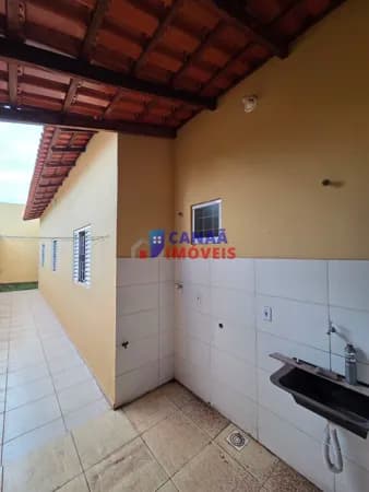 Casa 3 quartos bairro santa rosa ao lado do parque siquieroli