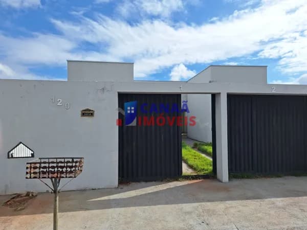 Casa 2 quartos 1 suíte bairro luizote