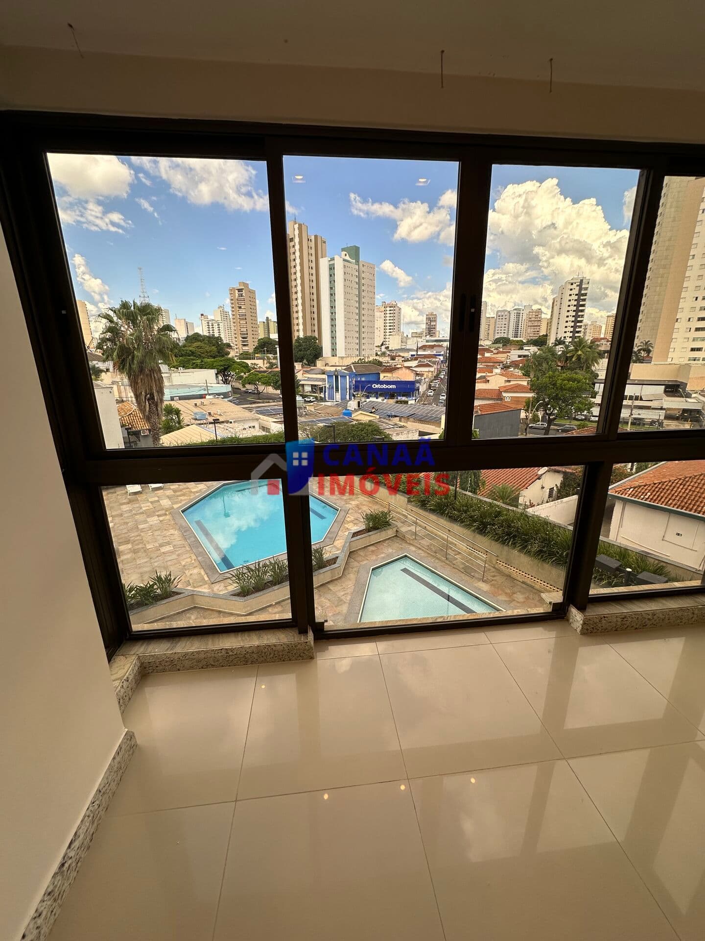 Edificio Vila Romana, 3 suites, área de lazer